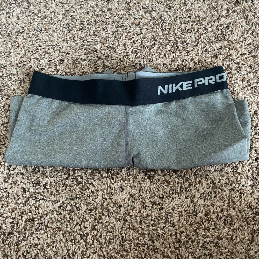 Grey Nike Pro Spandex - Picture 4 of 15